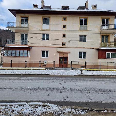 Apartamentul Florilor De Fan Azuga Exteriör bild
